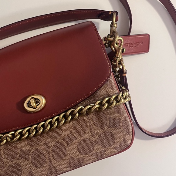 CASSIE CROSSBODY 19 IN SIG CANVAS | NEW | MESSAGE FOR INQUIRIES - Picture 4 of 5